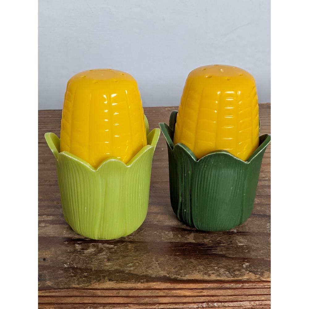 Vintage Corn on the Cob Salt & Pepper Shakers Set Yellow Green Plastic Farm